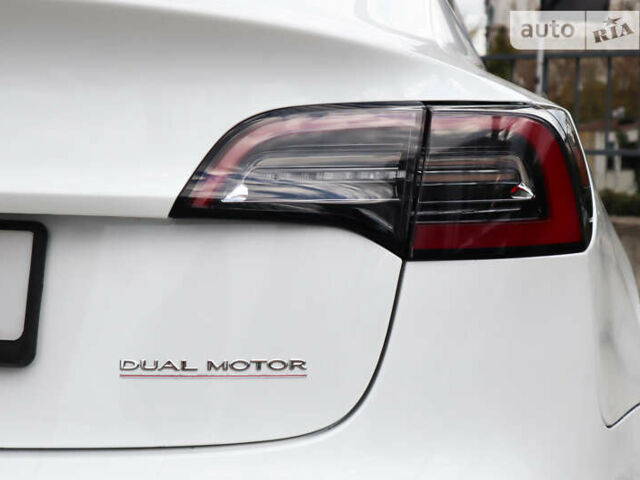 Белый Тесла Модель 3, объемом двигателя 0 л и пробегом 35 тыс. км за 21000 $, фото 16 на Automoto.ua