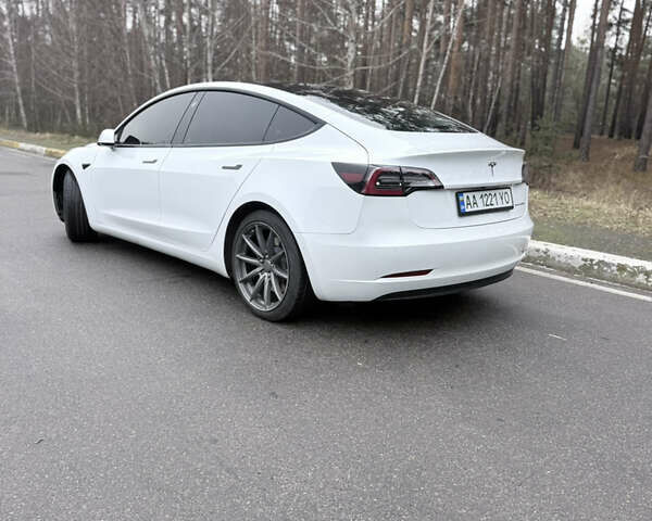 Білий Тесла Модель 3, об'ємом двигуна 0 л та пробігом 119 тис. км за 20800 $, фото 7 на Automoto.ua