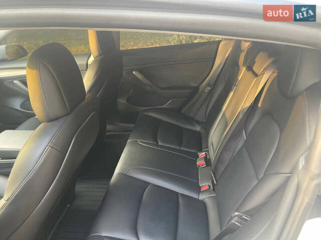 Тесла Модель 3 2021 в Днепре (Днепропетровске) на Automoto.ua Белый Тесла Модель 3, объемом двигателя 0 л и пробегом 131 тыс. км за 21500 $, фото 13 на Automoto.ua