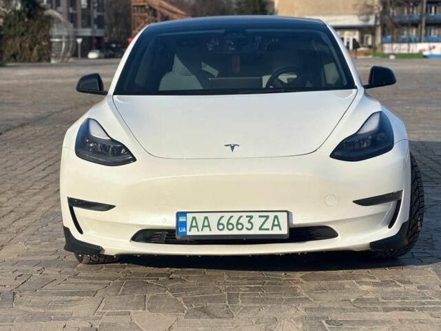 Білий Тесла Модель 3, об'ємом двигуна 0 л та пробігом 108 тис. км за 17500 $, фото 1 на Automoto.ua
