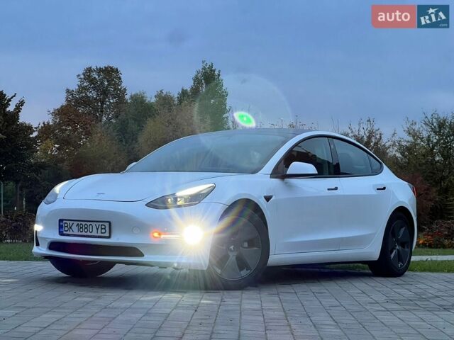 Білий Тесла Модель 3, об'ємом двигуна 0 л та пробігом 113 тис. км за 16200 $, фото 6 на Automoto.ua