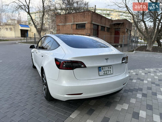 Белый Тесла Модель 3, объемом двигателя 0 л и пробегом 37 тыс. км за 19999 $, фото 36 на Automoto.ua
