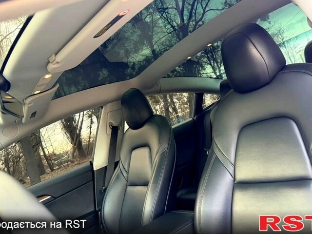Белый Тесла Модель 3, объемом двигателя 0.21 л и пробегом 90 тыс. км за 20500 $, фото 7 на Automoto.ua