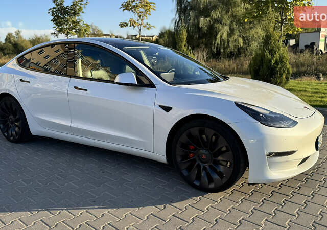 Белый Тесла Модель 3, объемом двигателя 0 л и пробегом 90 тыс. км за 23000 $, фото 11 на Automoto.ua