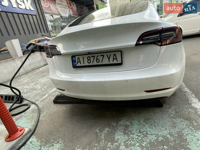 Белый Тесла Модель 3, объемом двигателя 0 л и пробегом 44 тыс. км за 17500 $, фото 4 на Automoto.ua