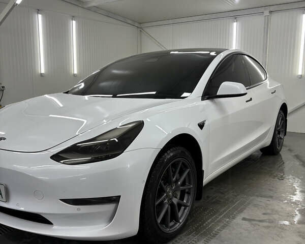 Білий Тесла Модель 3, об'ємом двигуна 0 л та пробігом 113 тис. км за 20200 $, фото 10 на Automoto.ua