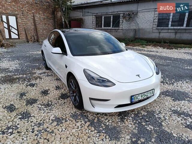 Белый Тесла Модель 3, объемом двигателя 0 л и пробегом 71 тыс. км за 18700 $, фото 4 на Automoto.ua
