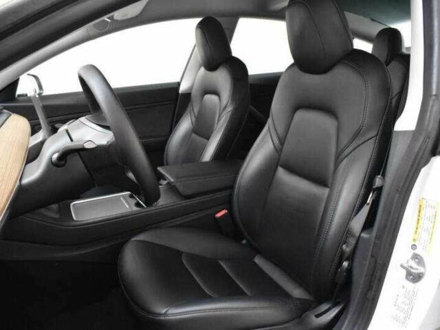 Белый Тесла Модель 3, объемом двигателя 0 л и пробегом 47 тыс. км за 7600 $, фото 6 на Automoto.ua