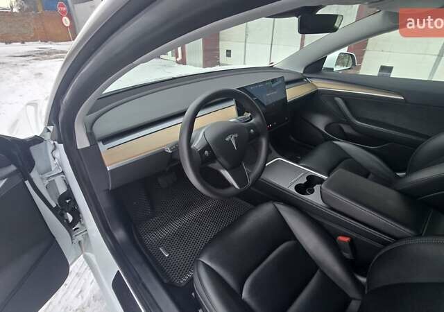 Белый Тесла Модель 3, объемом двигателя 0 л и пробегом 64 тыс. км за 22500 $, фото 11 на Automoto.ua