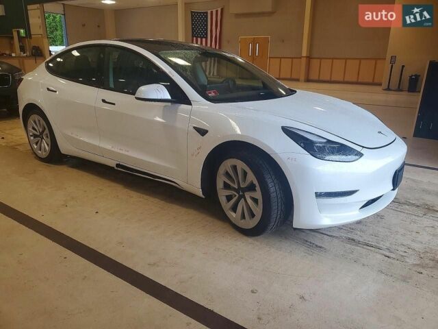 Білий Тесла Модель 3, об'ємом двигуна 0 л та пробігом 49 тис. км за 6500 $, фото 3 на Automoto.ua
