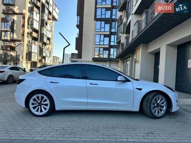 Белый Тесла Модель 3, объемом двигателя 0 л и пробегом 117 тыс. км за 18888 $, фото 2 на Automoto.ua