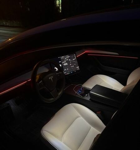 Білий Тесла Модель 3, об'ємом двигуна 0 л та пробігом 107 тис. км за 19800 $, фото 21 на Automoto.ua