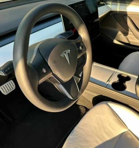 Білий Тесла Модель 3, об'ємом двигуна 0 л та пробігом 70 тис. км за 24000 $, фото 14 на Automoto.ua