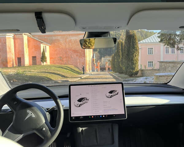 Білий Тесла Модель 3, об'ємом двигуна 0 л та пробігом 64 тис. км за 21500 $, фото 20 на Automoto.ua