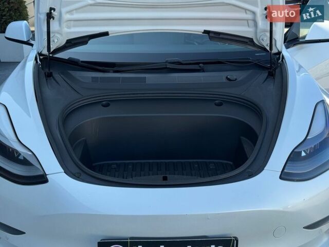 Білий Тесла Модель 3, об'ємом двигуна 0 л та пробігом 185 тис. км за 16500 $, фото 69 на Automoto.ua