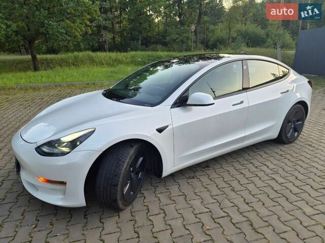 Белый Тесла Модель 3, объемом двигателя 0 л и пробегом 132 тыс. км за 19250 $, фото 4 на Automoto.ua