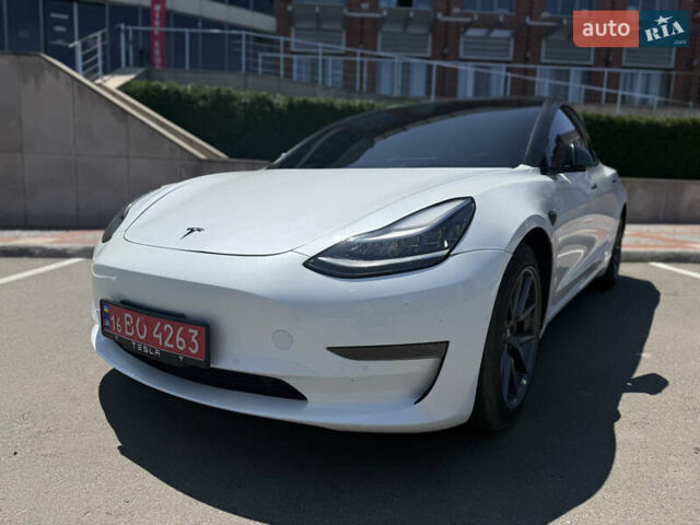 Белый Тесла Модель 3, объемом двигателя 0 л и пробегом 63 тыс. км за 19500 $, фото 23 на Automoto.ua
