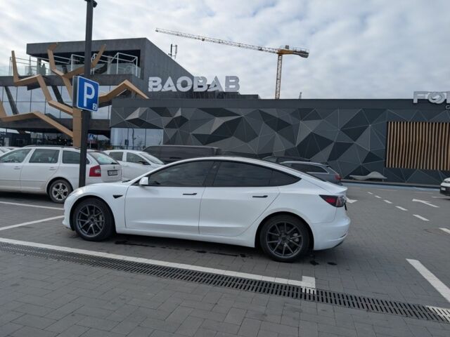 Тесла Модель 3 2021 в Луцке на Automoto.ua Белый Тесла Модель 3, объемом двигателя 0 л и пробегом 170 тыс. км за 17000 $, фото 22 на Automoto.ua