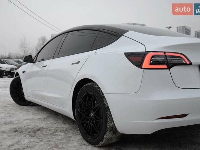 Белый Тесла Модель 3, объемом двигателя 0 л и пробегом 37 тыс. км за 17999 $, фото 8 на Automoto.ua