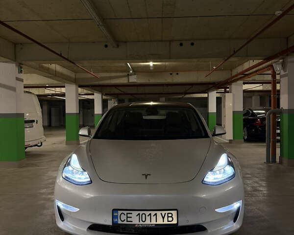 Білий Тесла Модель 3, об'ємом двигуна 0 л та пробігом 67 тис. км за 24500 $, фото 1 на Automoto.ua