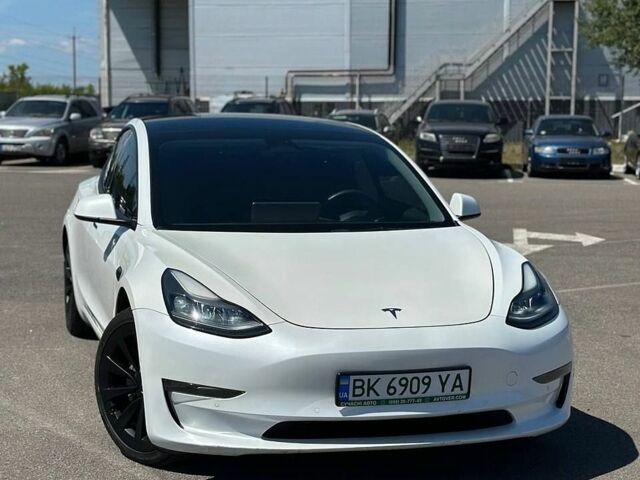 Белый Тесла Модель 3, объемом двигателя 0 л и пробегом 115 тыс. км за 21000 $, фото 4 на Automoto.ua