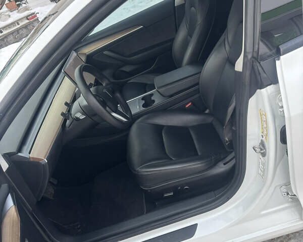 Білий Тесла Модель 3, об'ємом двигуна 0 л та пробігом 145 тис. км за 16500 $, фото 12 на Automoto.ua