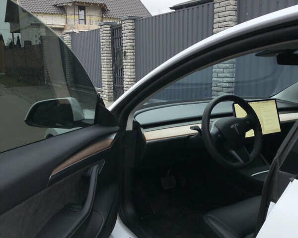 Білий Тесла Модель 3, об'ємом двигуна 0 л та пробігом 3 тис. км за 24000 $, фото 11 на Automoto.ua