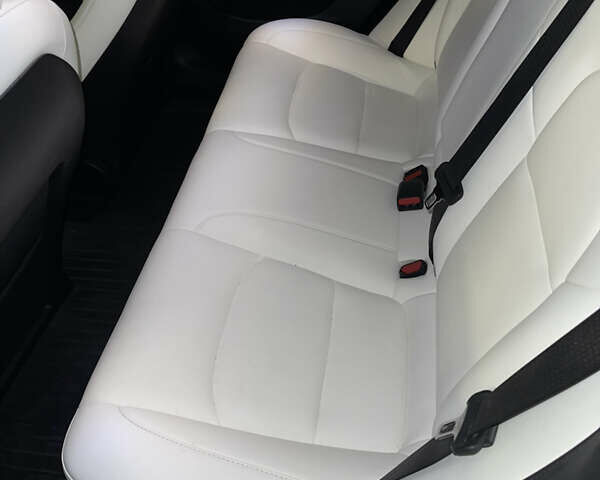 Белый Тесла Модель 3, объемом двигателя 0 л и пробегом 60 тыс. км за 18000 $, фото 8 на Automoto.ua