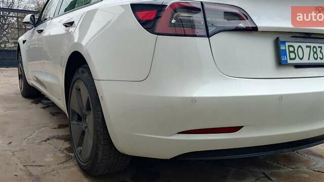 Білий Тесла Модель 3, об'ємом двигуна 0 л та пробігом 59 тис. км за 17500 $, фото 6 на Automoto.ua