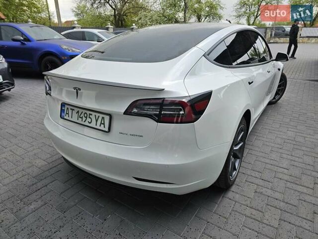 Білий Тесла Модель 3, об'ємом двигуна 0 л та пробігом 103 тис. км за 25700 $, фото 27 на Automoto.ua