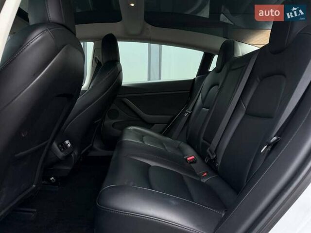 Білий Тесла Модель 3, об'ємом двигуна 0 л та пробігом 185 тис. км за 13900 $, фото 41 на Automoto.ua