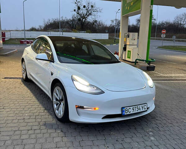 Белый Тесла Модель 3, объемом двигателя 0 л и пробегом 91 тыс. км за 22100 $, фото 2 на Automoto.ua