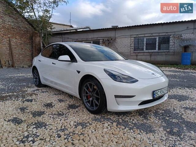 Белый Тесла Модель 3, объемом двигателя 0 л и пробегом 71 тыс. км за 18700 $, фото 5 на Automoto.ua