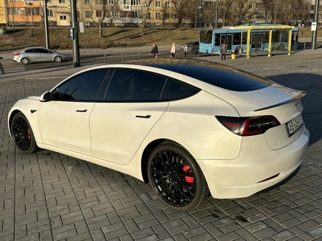 Білий Тесла Модель 3, об'ємом двигуна 0 л та пробігом 71 тис. км за 23600 $, фото 11 на Automoto.ua