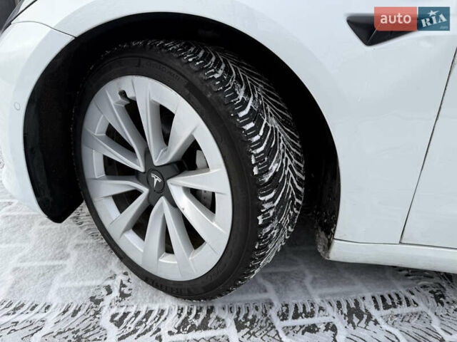 Белый Тесла Модель 3, объемом двигателя 0 л и пробегом 260 тыс. км за 19900 $, фото 18 на Automoto.ua