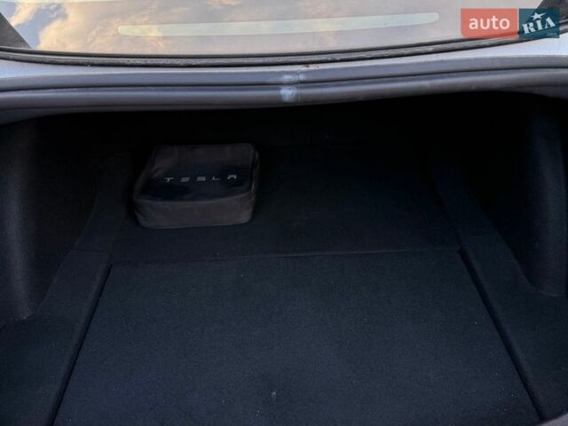 Белый Тесла Модель 3, объемом двигателя 0 л и пробегом 46 тыс. км за 20000 $, фото 11 на Automoto.ua