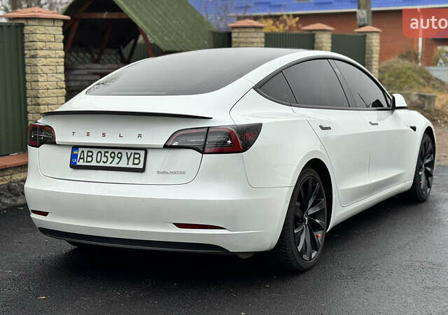 Белый Тесла Модель 3, объемом двигателя 0 л и пробегом 90 тыс. км за 23000 $, фото 26 на Automoto.ua