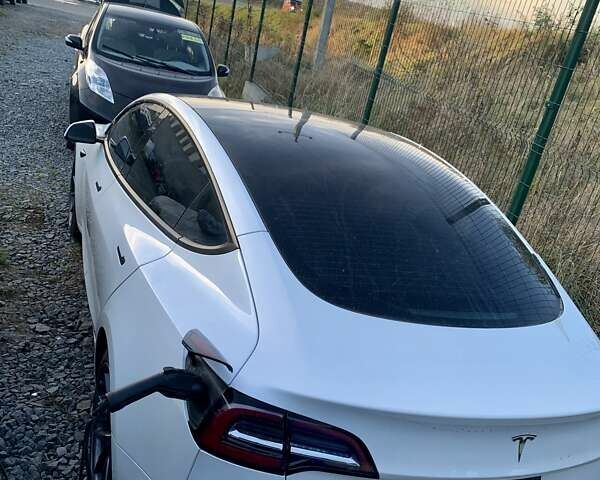 Белый Тесла Модель 3, объемом двигателя 0 л и пробегом 27 тыс. км за 19750 $, фото 14 на Automoto.ua