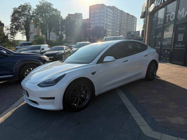 Білий Тесла Модель 3, об'ємом двигуна 0 л та пробігом 62 тис. км за 17585 $, фото 2 на Automoto.ua