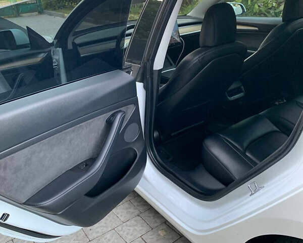 Білий Тесла Модель 3, об'ємом двигуна 0 л та пробігом 200 тис. км за 17000 $, фото 16 на Automoto.ua