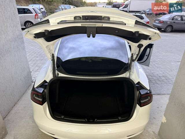 Белый Тесла Модель 3, объемом двигателя 0 л и пробегом 59 тыс. км за 22800 $, фото 6 на Automoto.ua