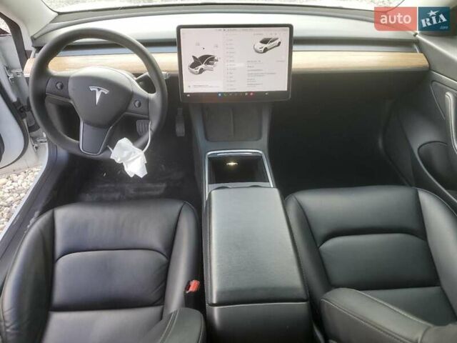 Белый Тесла Модель 3, объемом двигателя 0 л и пробегом 92 тыс. км за 8800 $, фото 6 на Automoto.ua