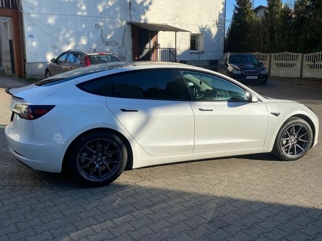 Белый Тесла Модель 3, объемом двигателя 0 л и пробегом 92 тыс. км за 16600 $, фото 4 на Automoto.ua