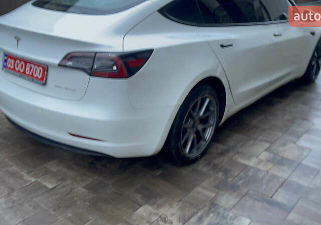 Белый Тесла Модель 3, объемом двигателя 0 л и пробегом 60 тыс. км за 19000 $, фото 6 на Automoto.ua