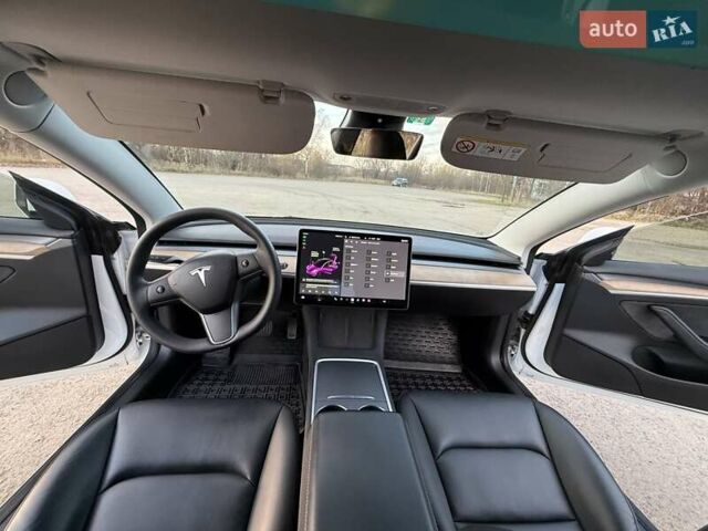Білий Тесла Модель 3, об'ємом двигуна 0 л та пробігом 88 тис. км за 20950 $, фото 32 на Automoto.ua