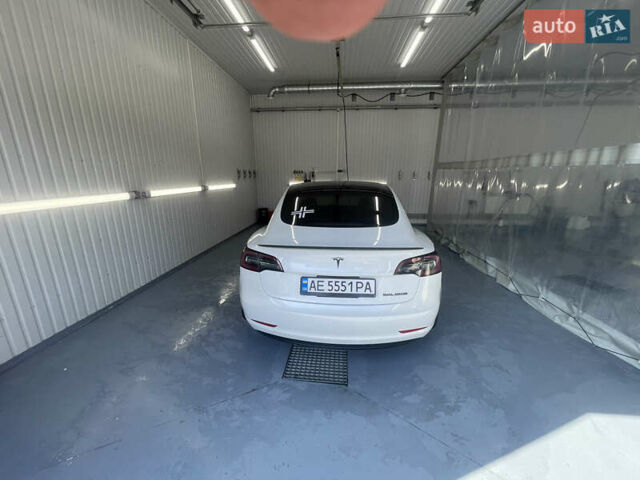 Белый Тесла Модель 3, объемом двигателя 0 л и пробегом 19 тыс. км за 39900 $, фото 1 на Automoto.ua