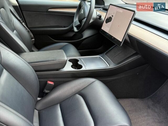 Белый Тесла Модель 3, объемом двигателя 0 л и пробегом 46 тыс. км за 20000 $, фото 8 на Automoto.ua