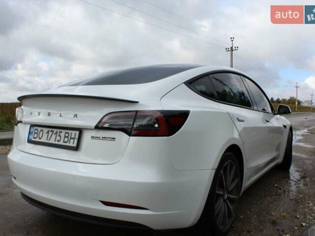 Белый Тесла Модель 3, объемом двигателя 0 л и пробегом 59 тыс. км за 22499 $, фото 16 на Automoto.ua