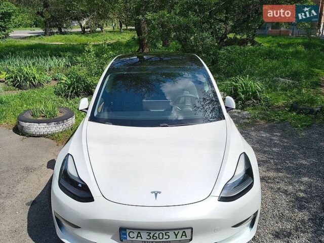 Белый Тесла Модель 3, объемом двигателя 0 л и пробегом 64 тыс. км за 18500 $, фото 9 на Automoto.ua