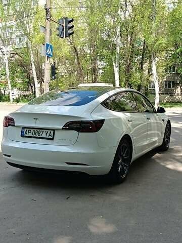 Білий Тесла Модель 3, об'ємом двигуна 0 л та пробігом 49 тис. км за 25900 $, фото 3 на Automoto.ua